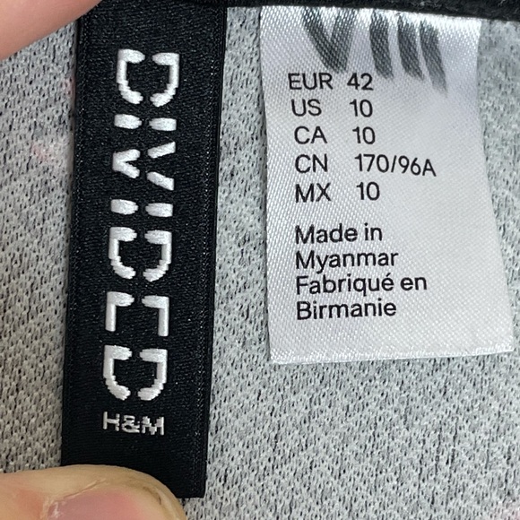 Divided H&M Dress Floral Fit And Flare With Sleeves Size 10 Women’s Stretchy - Picture 7 of 8